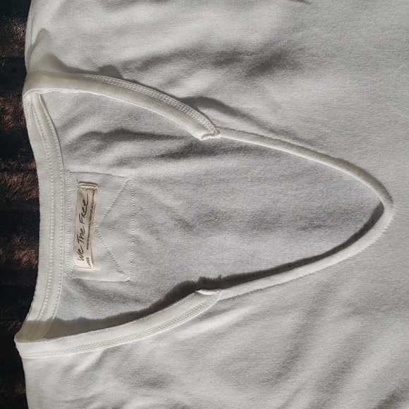 Free People Short Sleeve Deep V Neck Alabaster Always Yours Tee Shirt Large - Picture 3 of 7